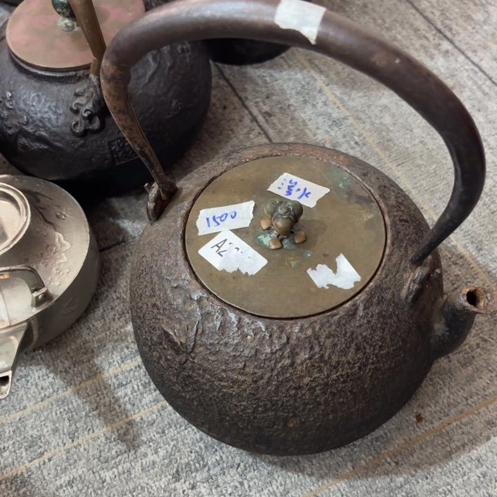 紫砂茶杯小*张非常美丽漂亮的物品