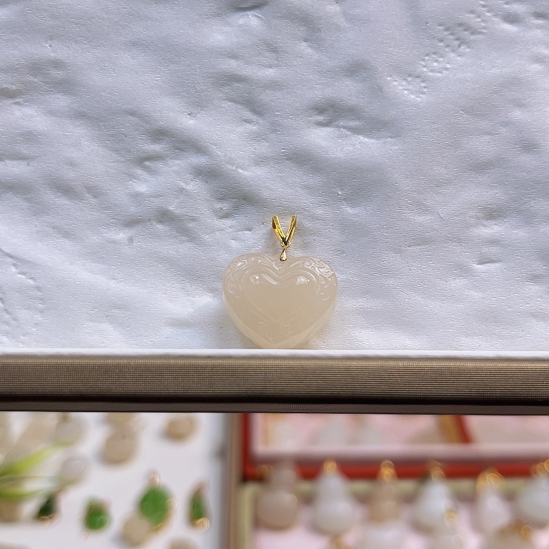 和田玉18K金镶嵌吊坠(不含链)