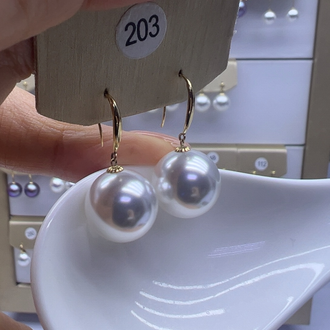 耳饰18K金镶嵌淡水珍珠