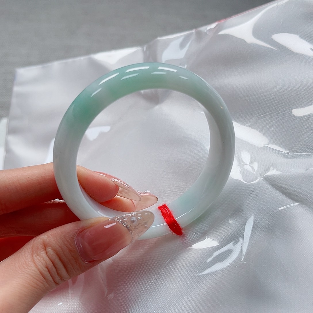 翡翠未镶嵌手镯手镯