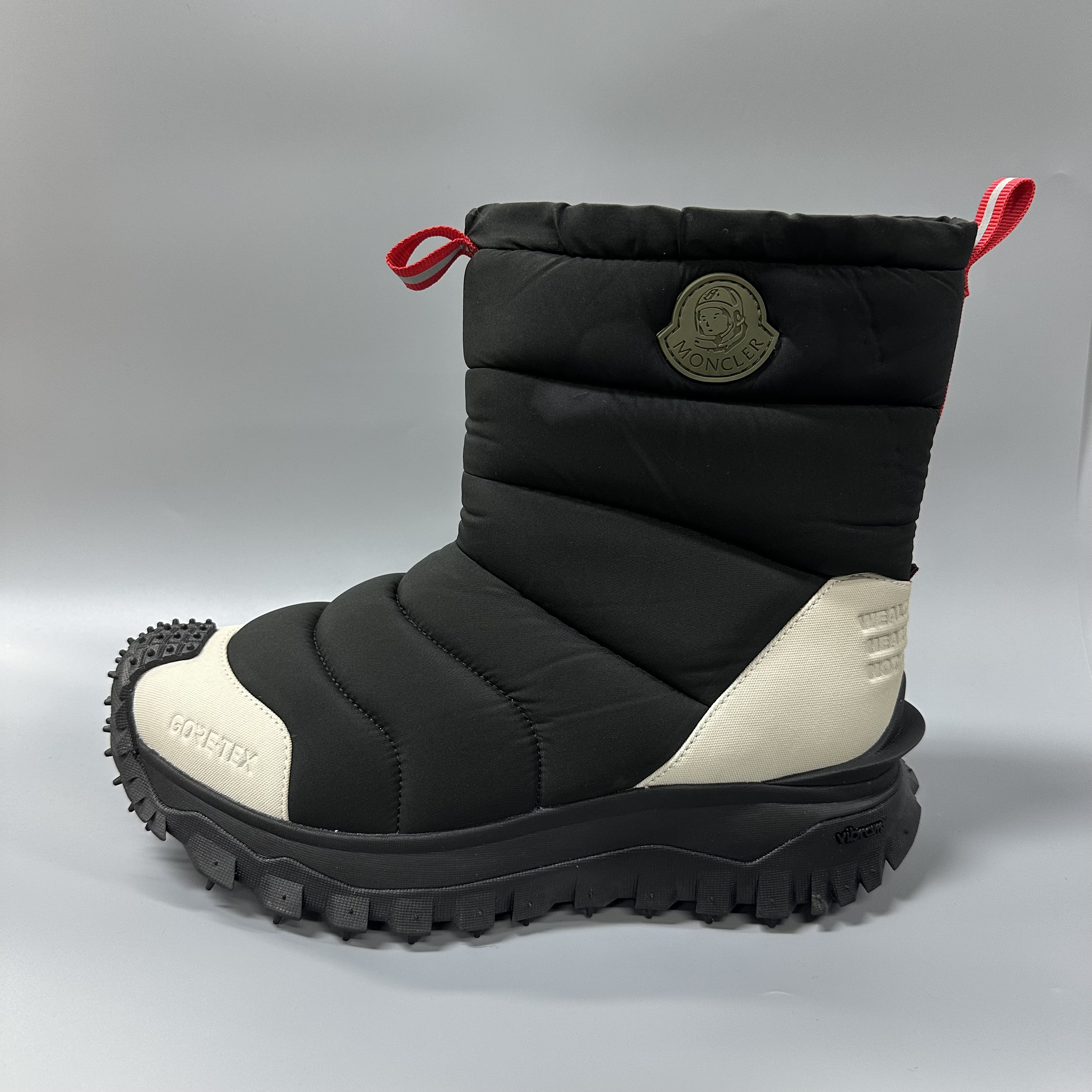MONCLER/蒙口 mo159 黑色面包靴 经典时尚
