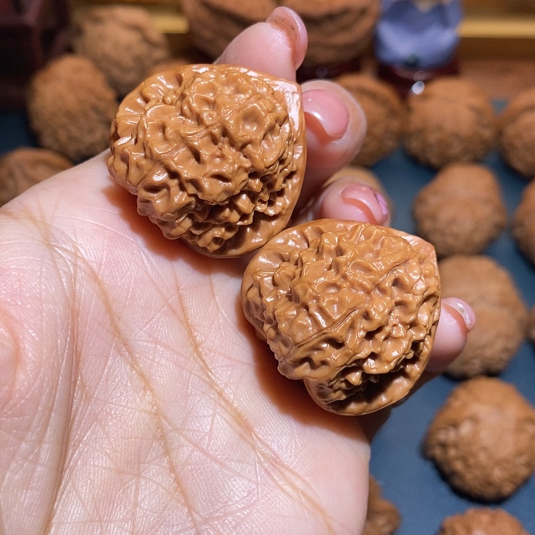 文玩核桃把件36麒麟元宝