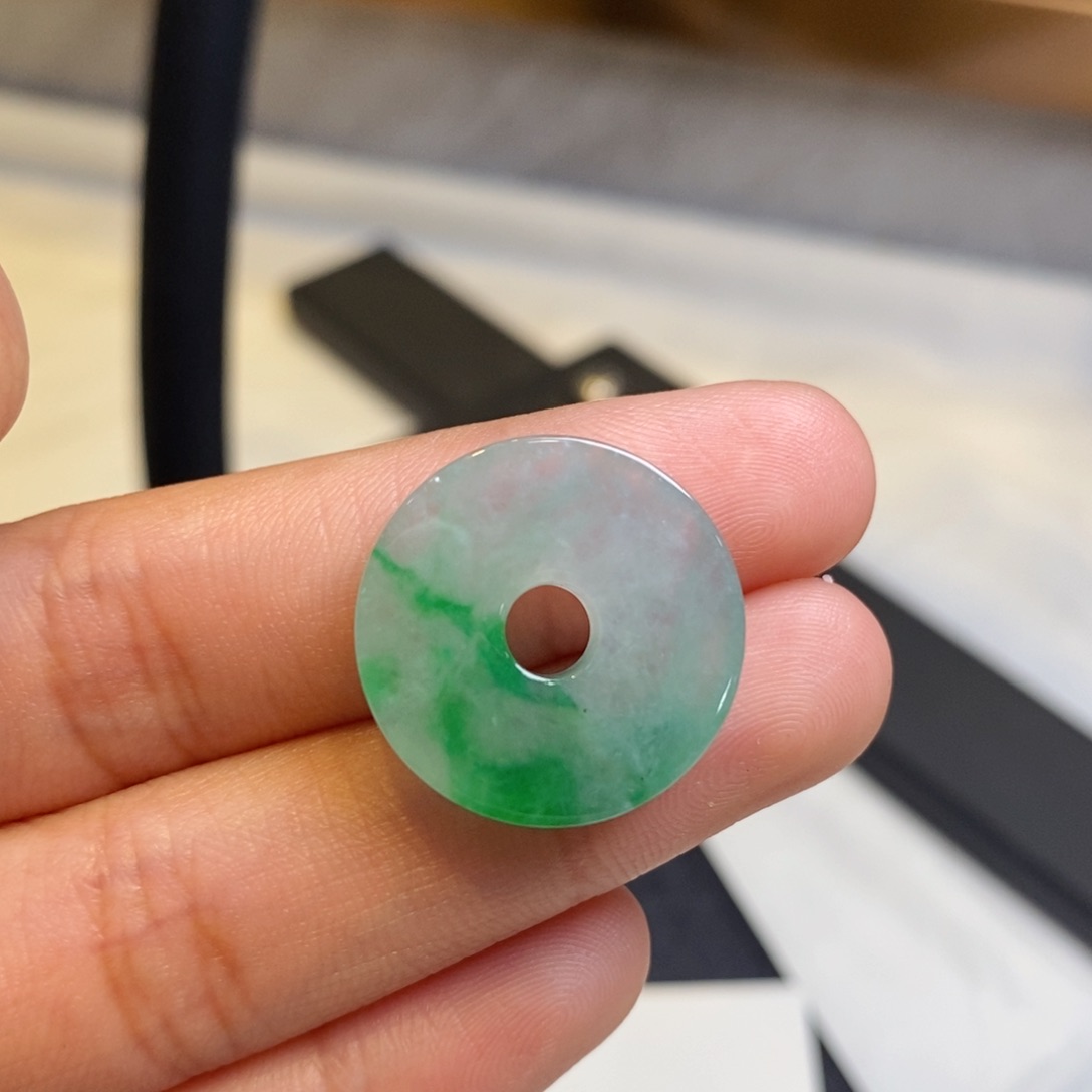 翡翠颈饰未镶嵌裸石甜甜圈