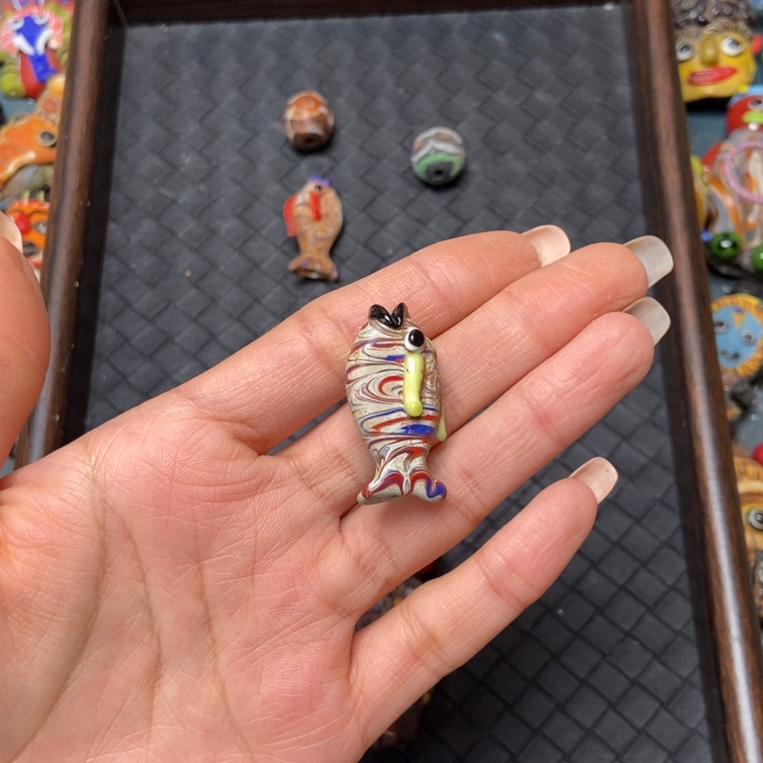 琉璃颈饰悄悄专拍