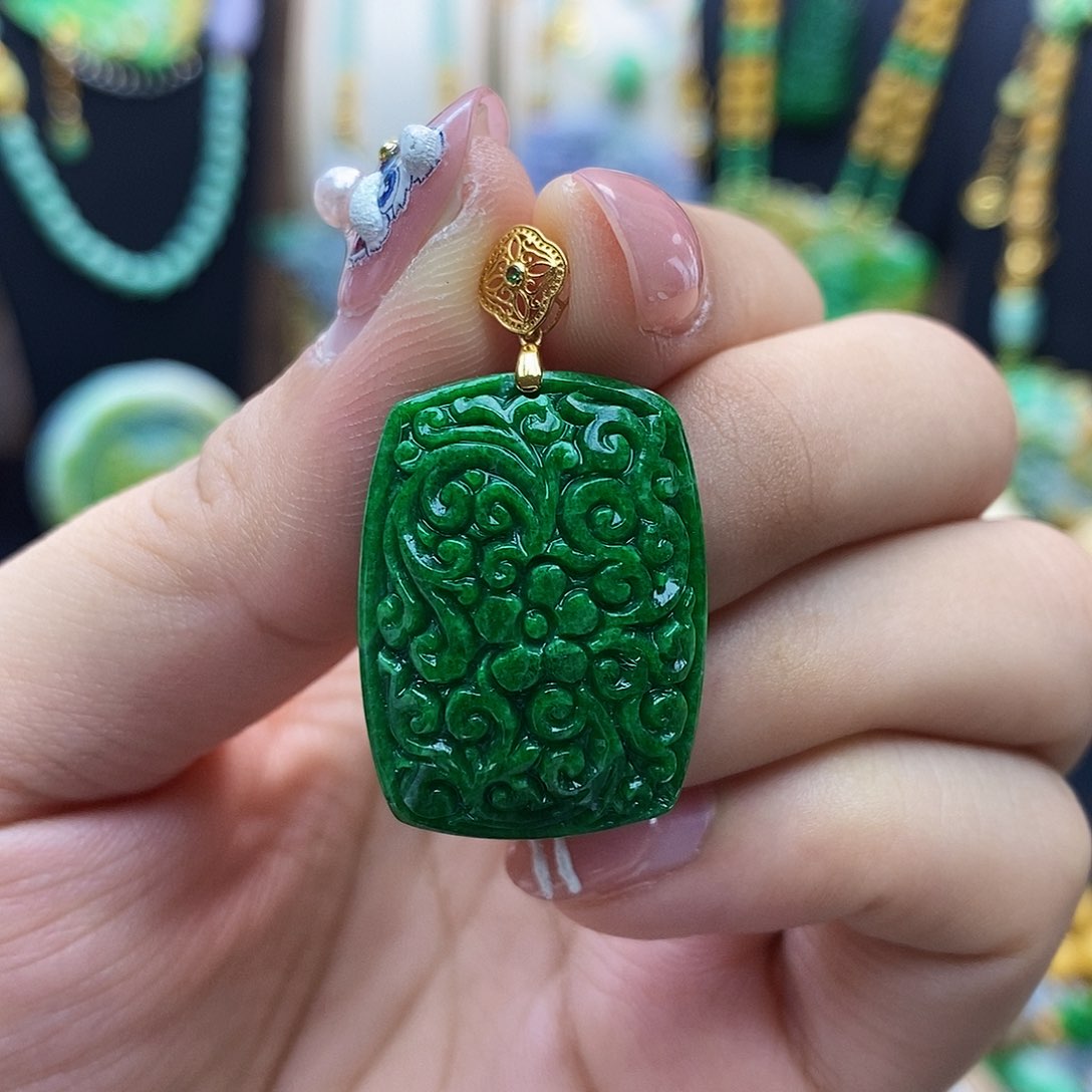 翡翠颈饰18K金镶嵌天然