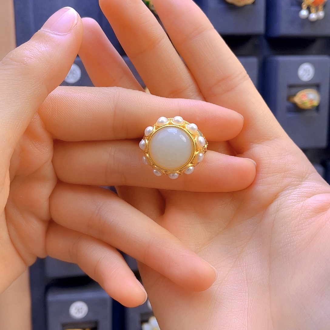 和田玉戒指银S925镀金镶嵌