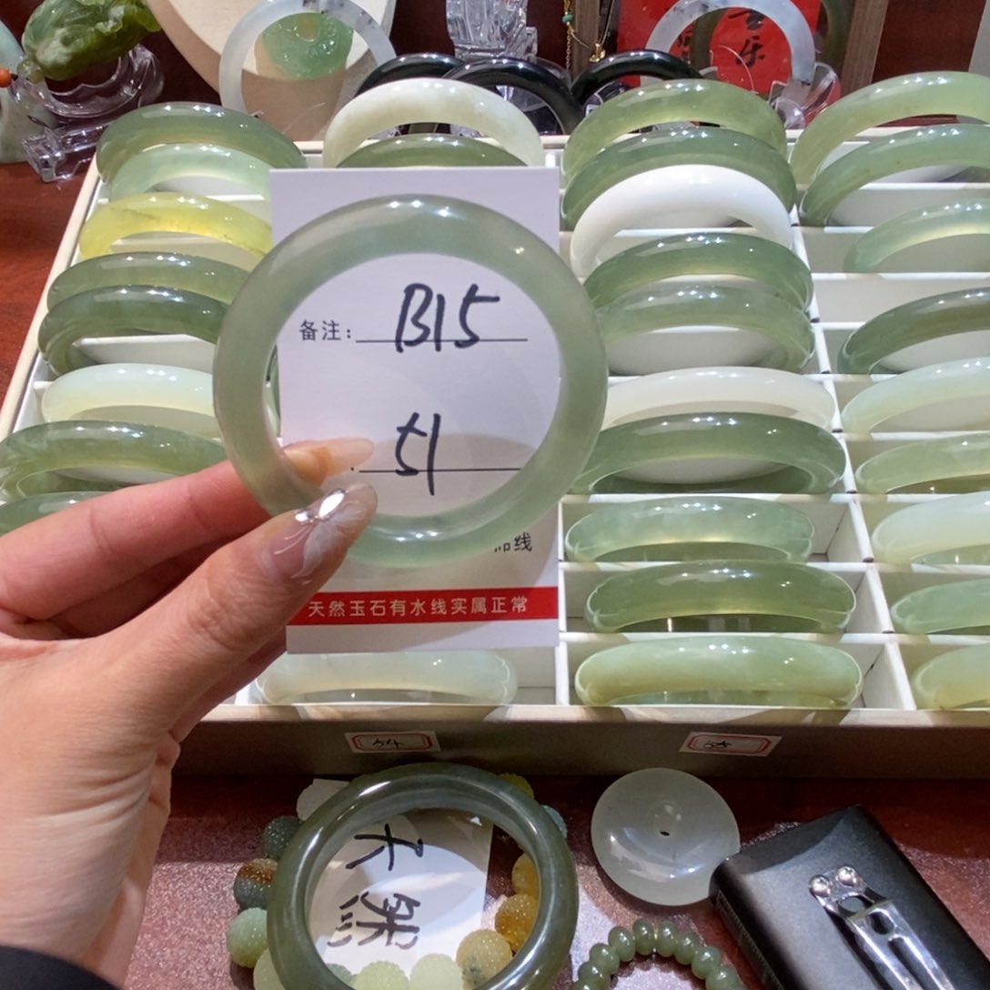 【闪购商品】蛇纹石玉手镯未镶嵌择***鸭