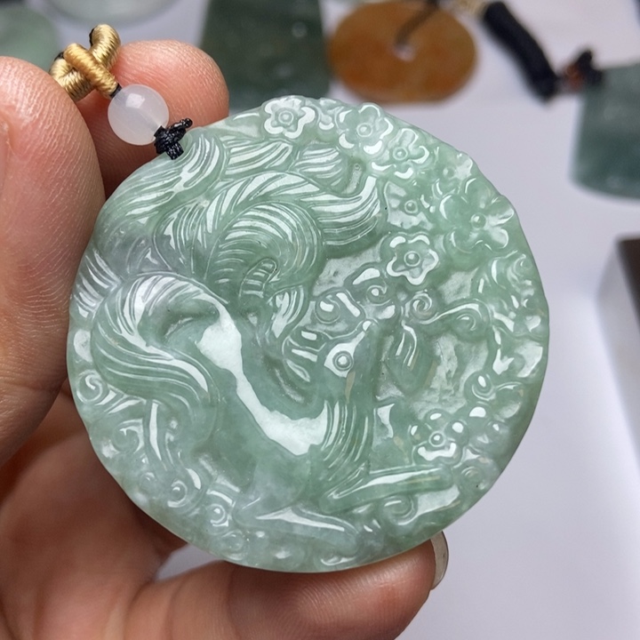 翡翠未镶嵌颈饰翡翠