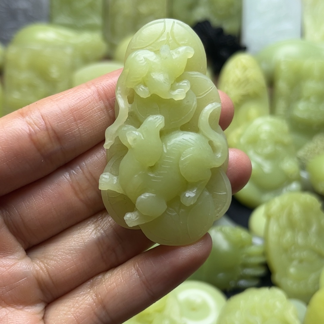 和田玉未镶嵌颈饰