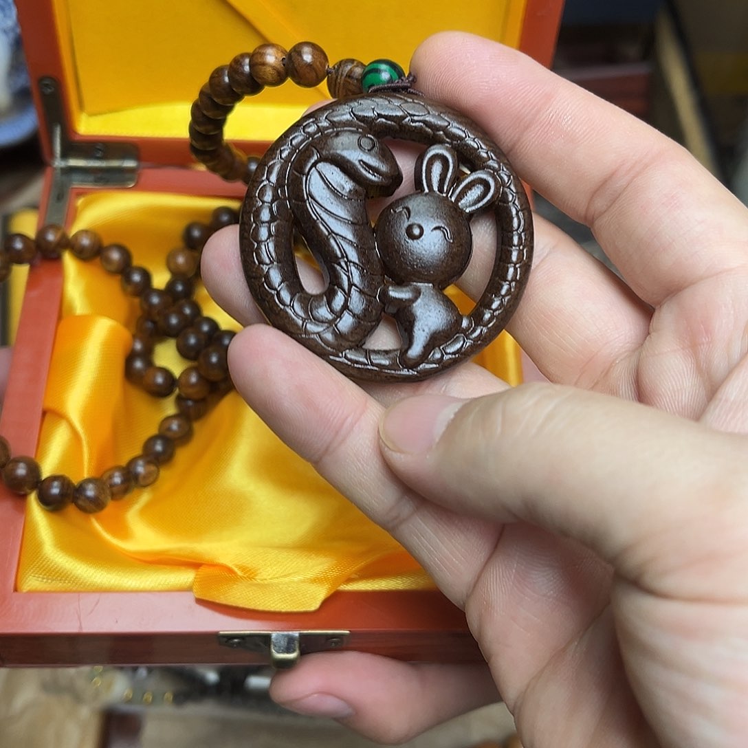 大叶紫檀（黑酸枝木类）