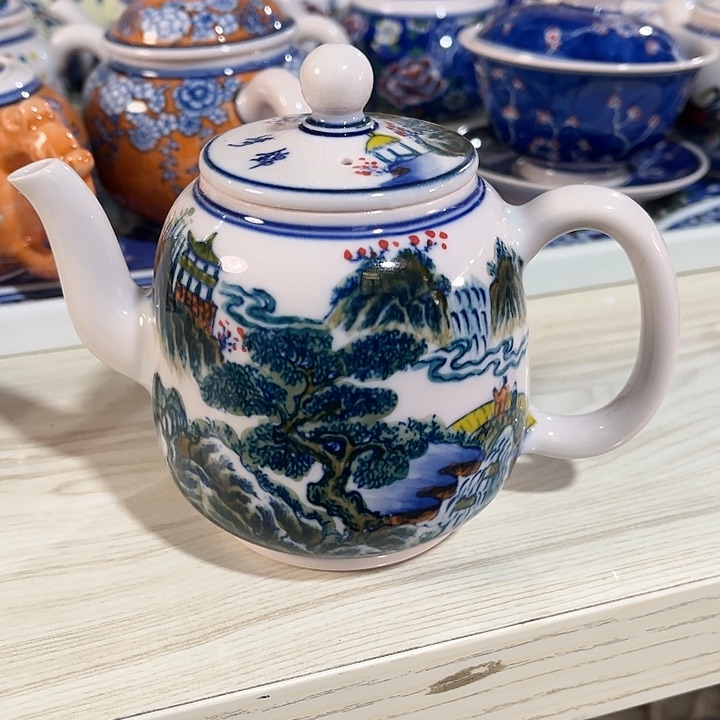 瓷片景德镇陶瓷茶壶。