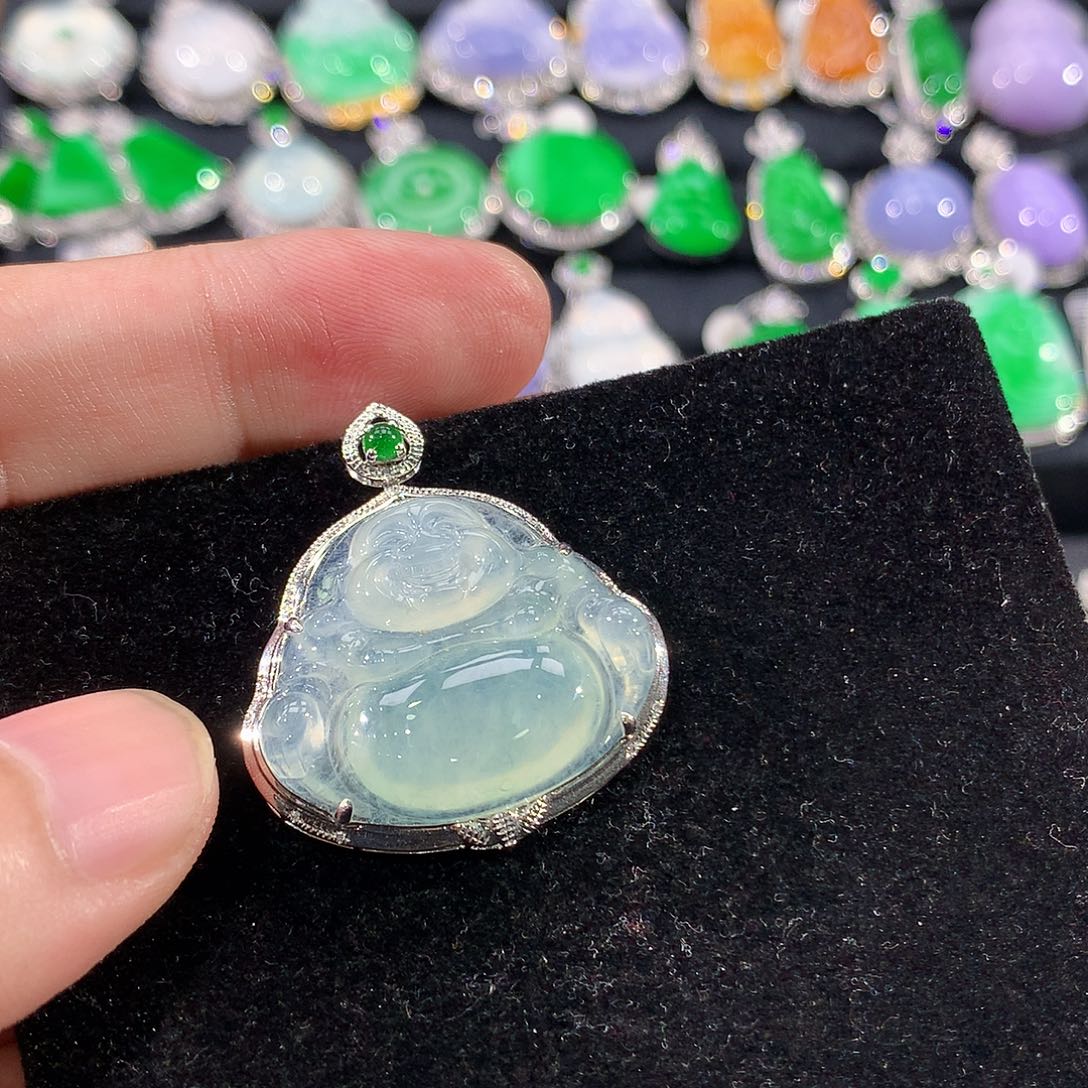 翡翠18K金镶嵌颈饰