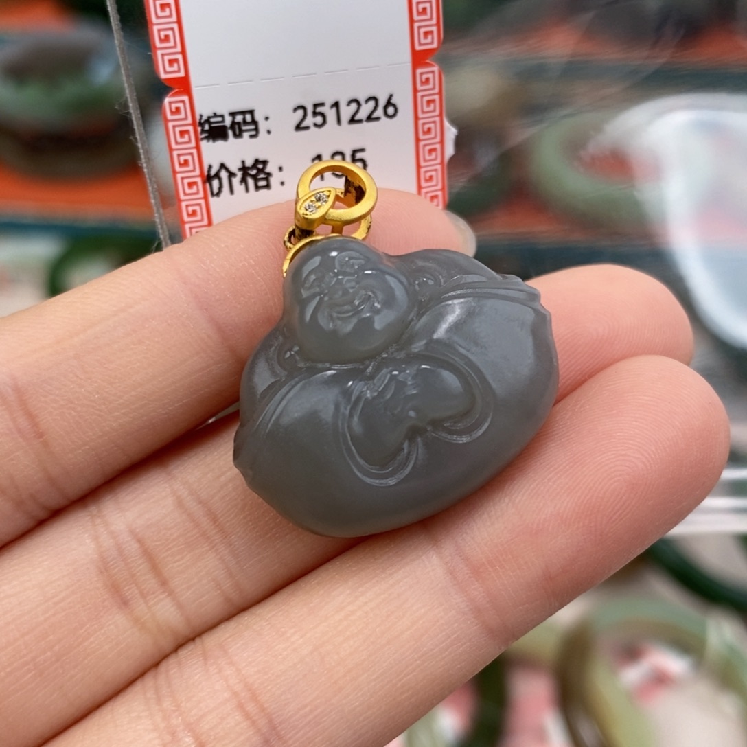 和田玉未镶嵌颈饰烟紫佛251226