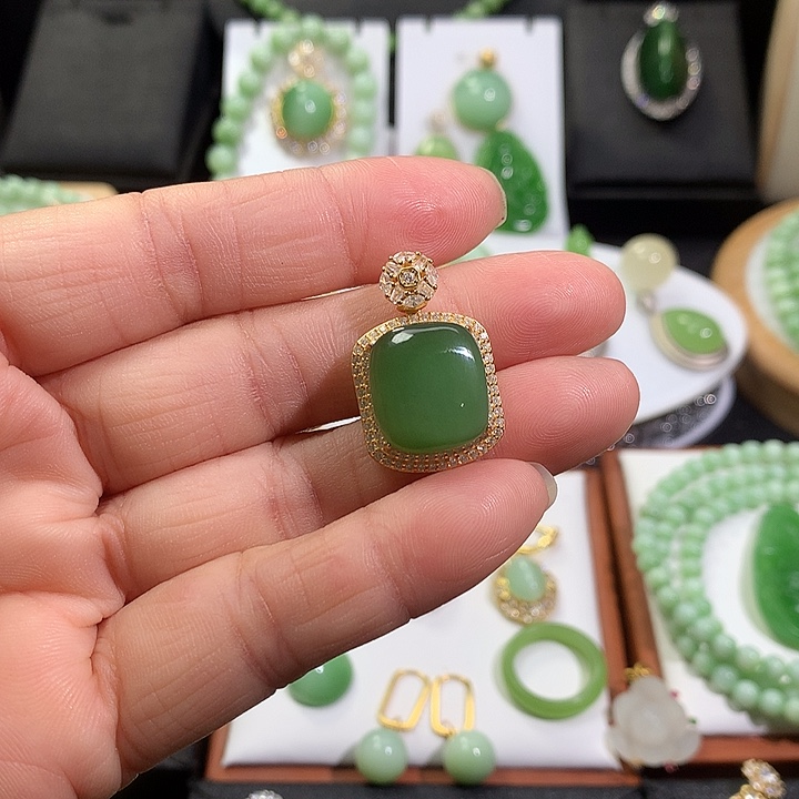 颈饰银S925镶嵌和田玉（碧玉）