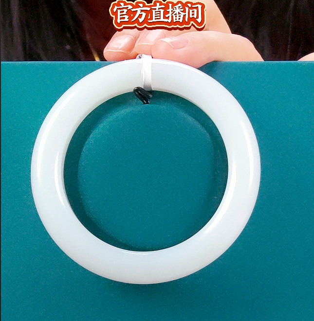 【西部白马】-新疆天然和田玉于田羊脂白手镯