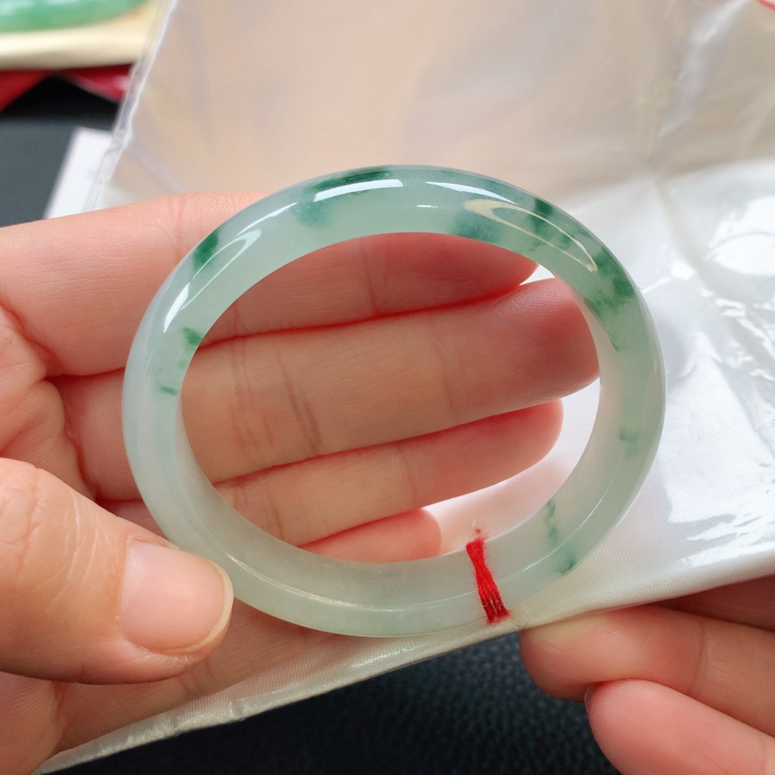 翡翠手镯未镶嵌52贵妃