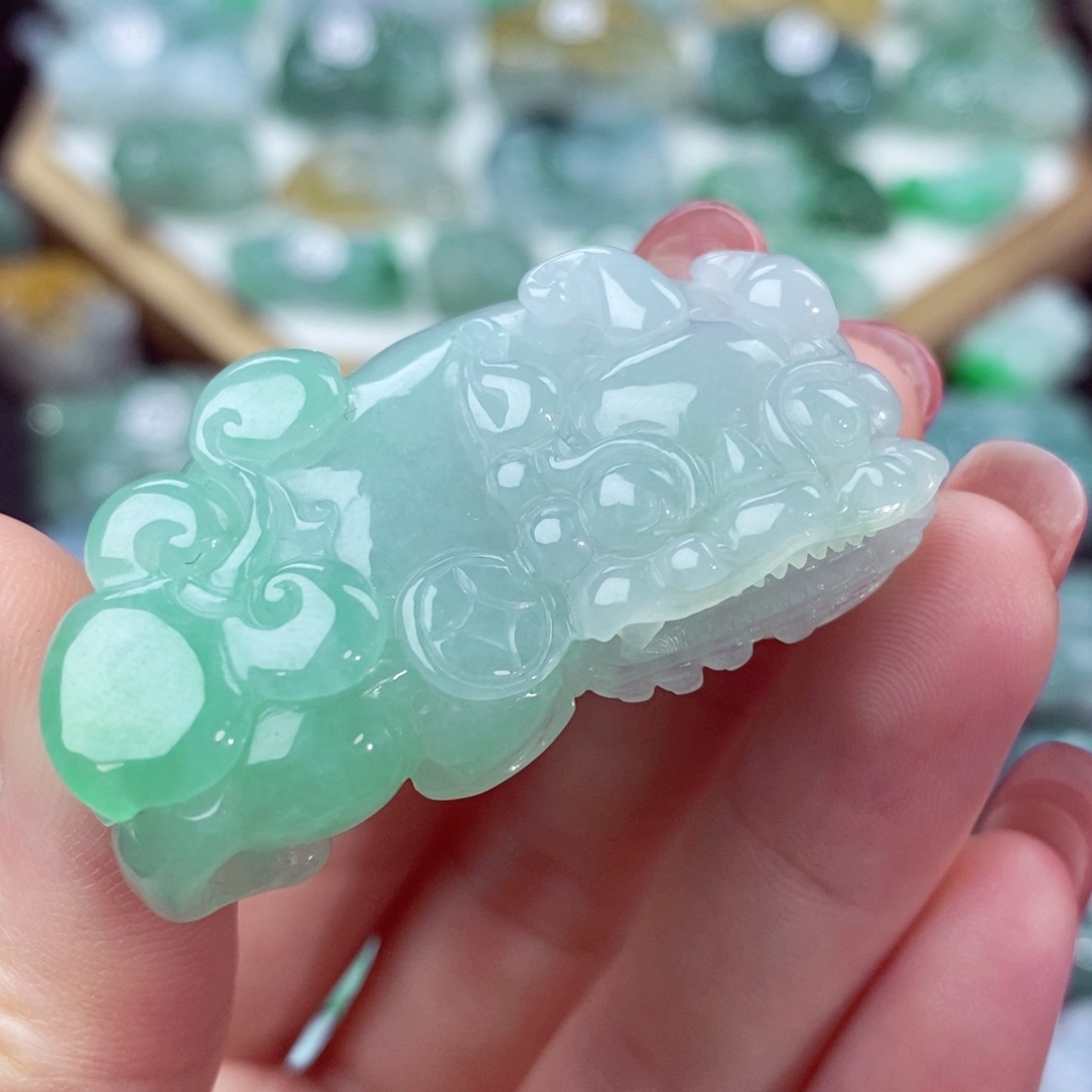 翡翠颈饰未镶嵌天然