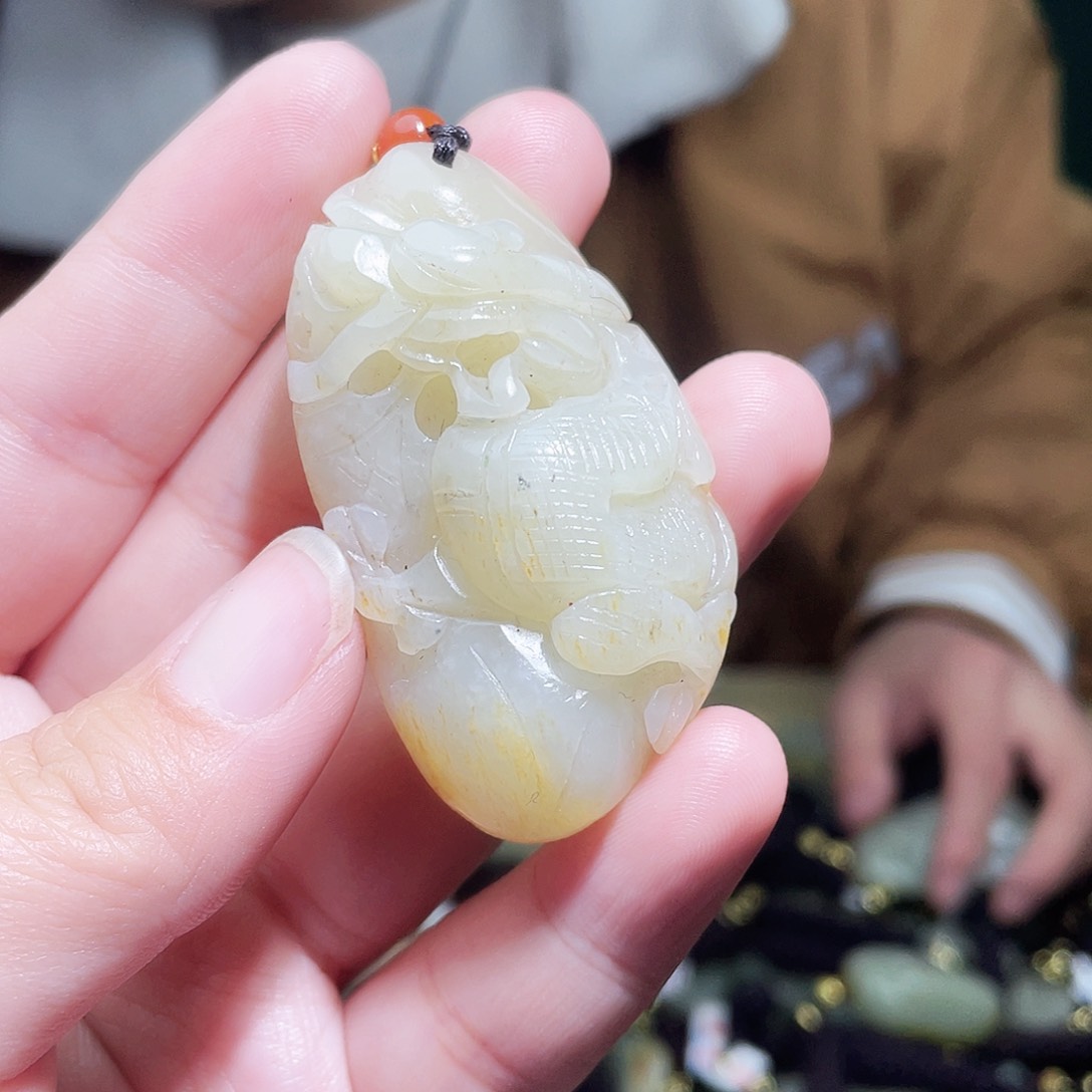 和田玉颈饰未镶嵌