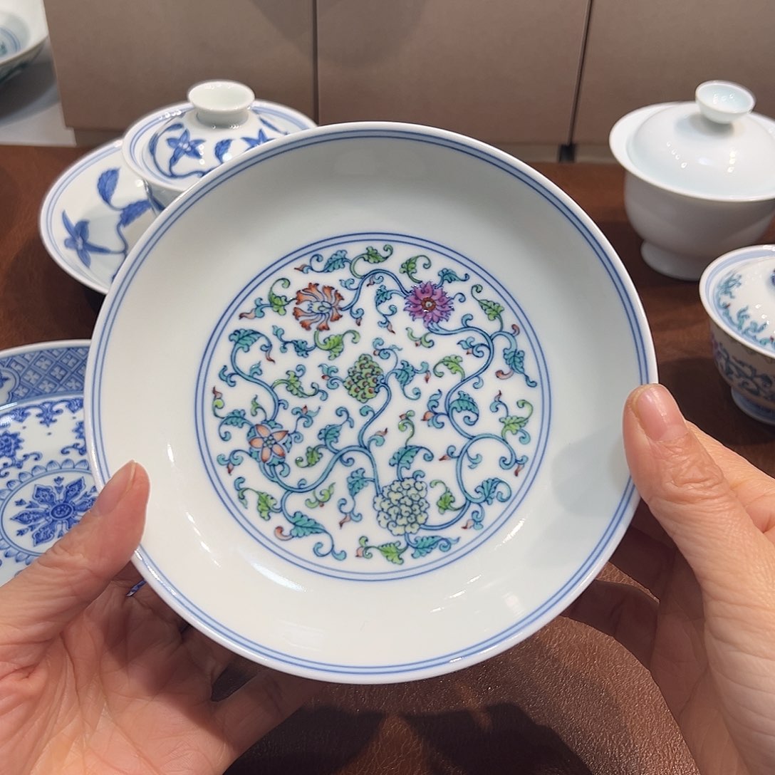 壶承斗彩缠枝壶承15厘米