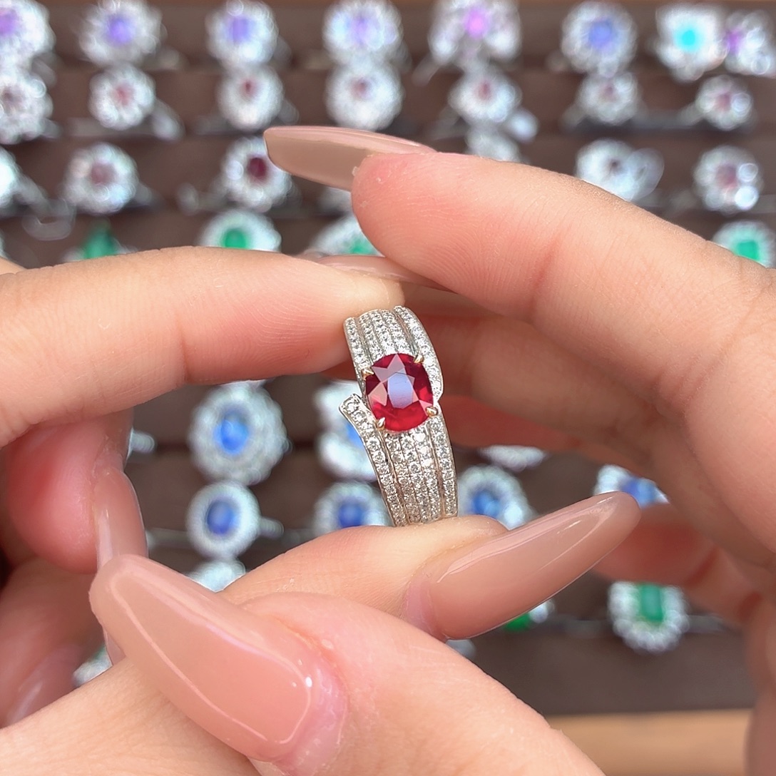 戒指红宝石18K金镶嵌