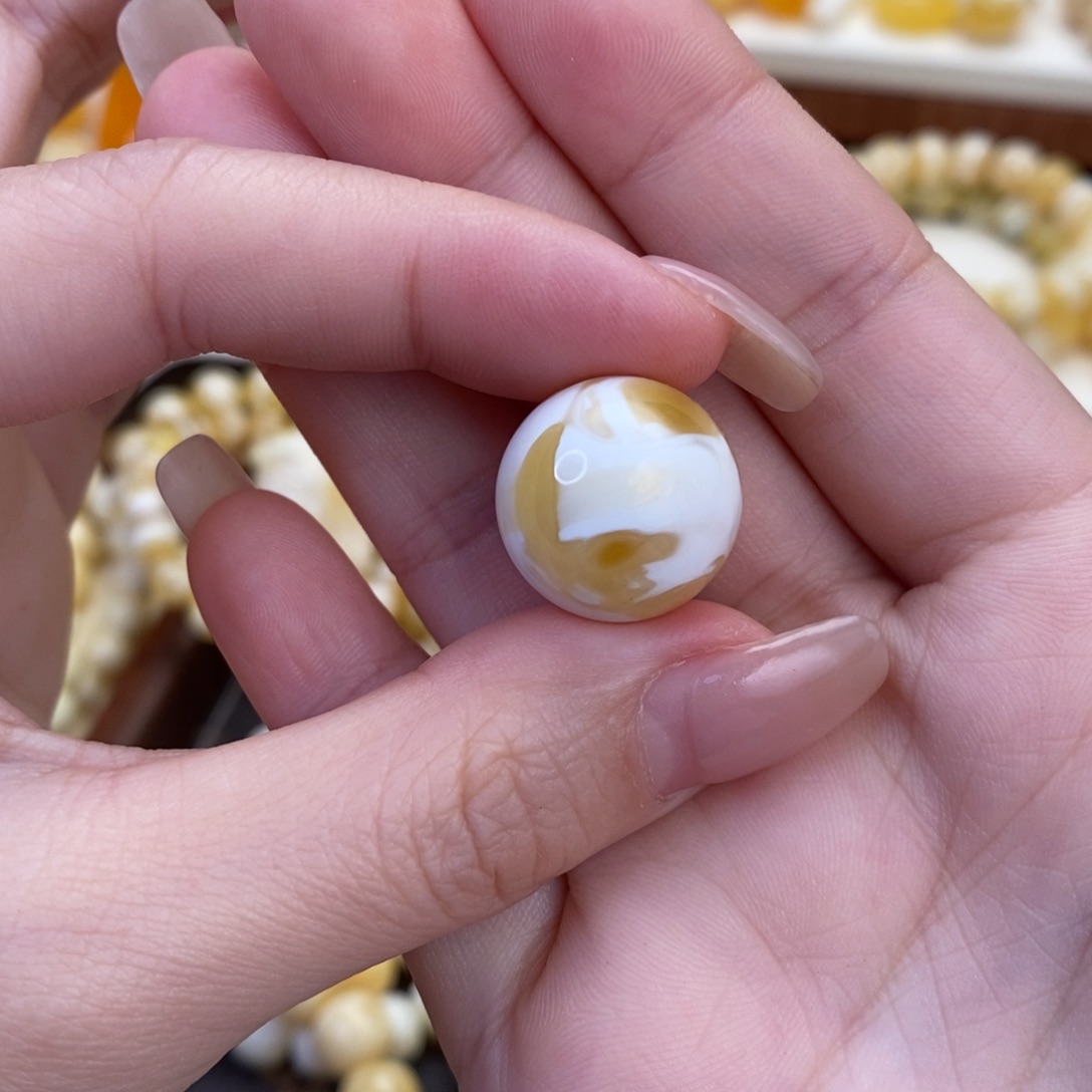 蜜蜡未镶嵌裸石圆珠