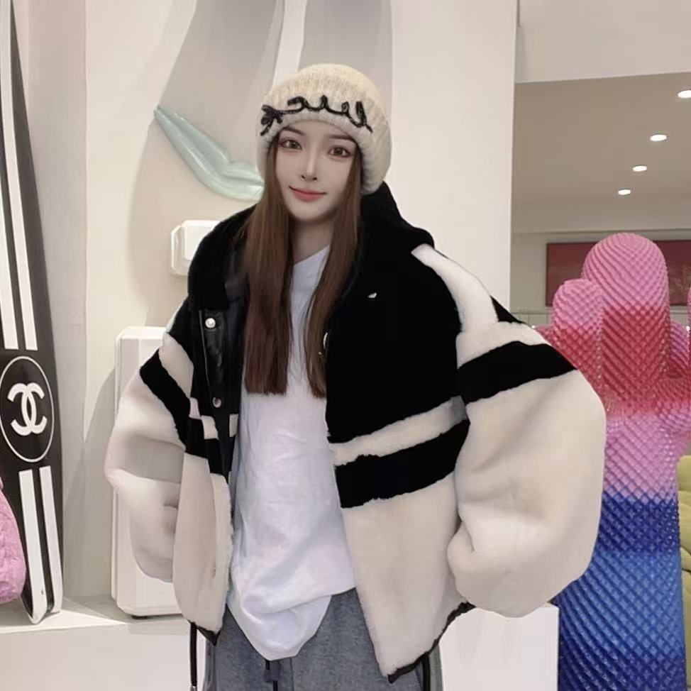 【SUSU推荐】女短款休闲风连帽常规皮毛一体外套-25677