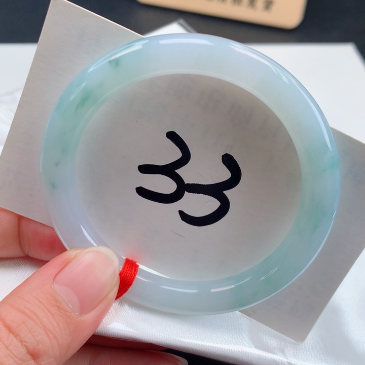 翡翠手镯未镶嵌正