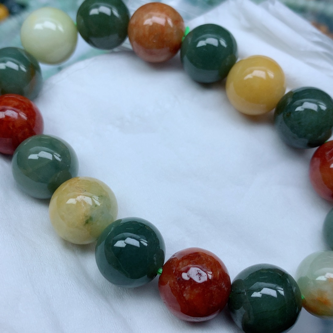 翡翠颈饰未镶嵌手串