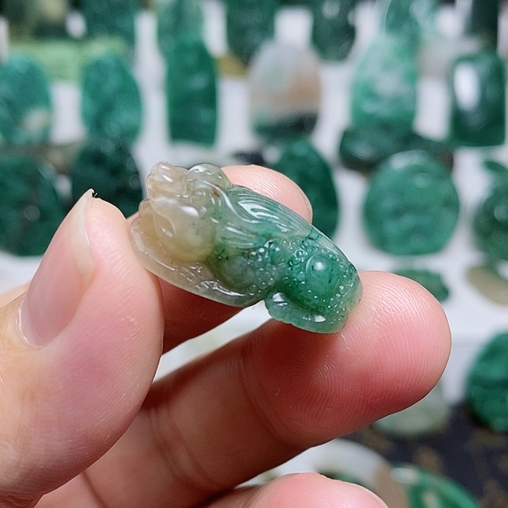 未镶嵌独山玉颈饰