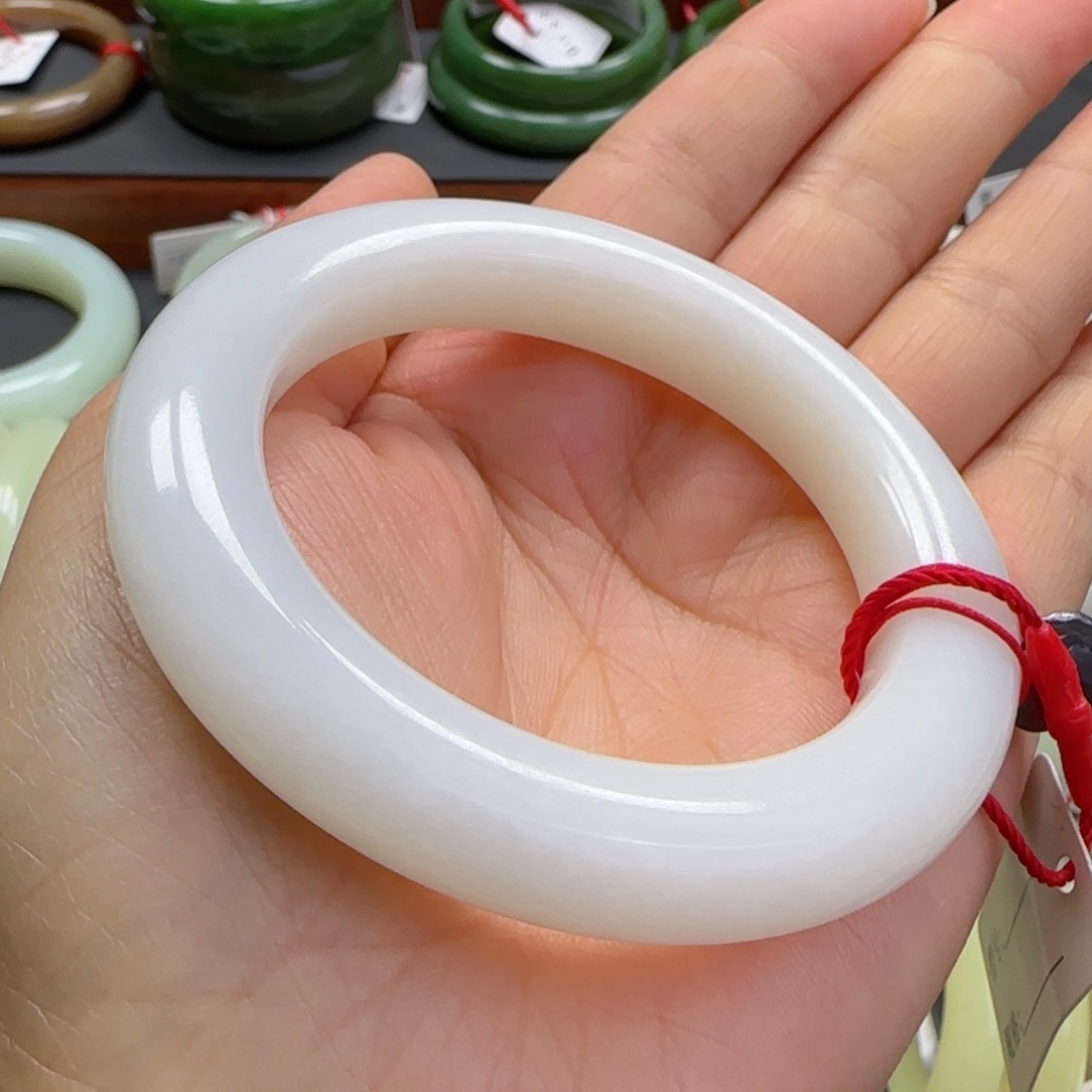 和田玉未镶嵌手镯