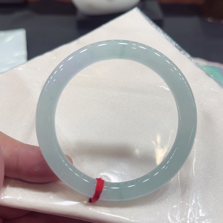 翡翠手镯未镶嵌52.6圆
