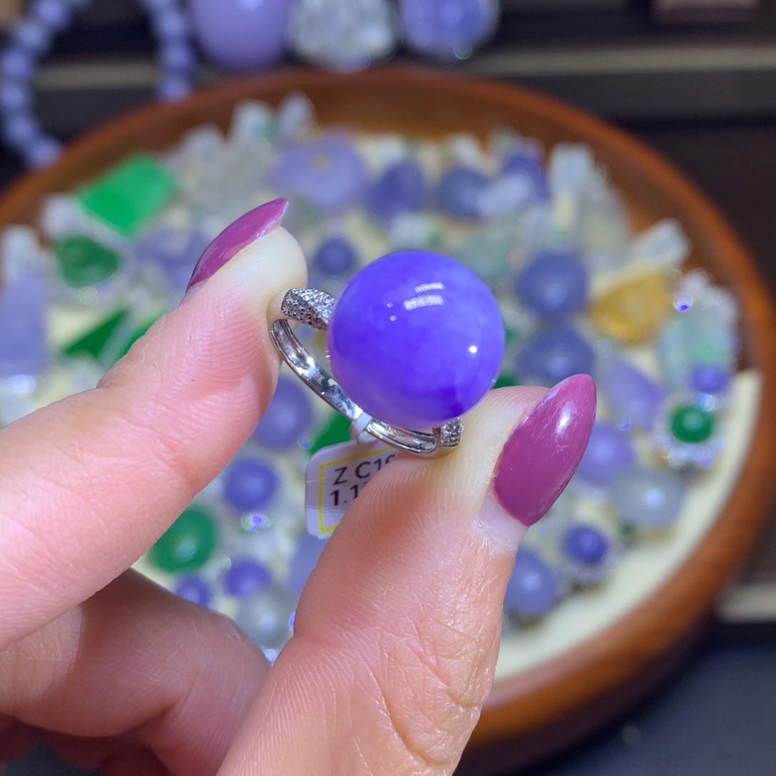 翡翠戒指18K金镶嵌翡翠