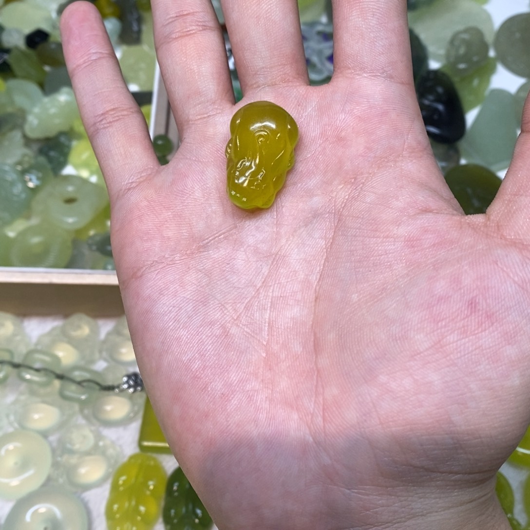 岫玉未镶嵌吊坠(不含链)