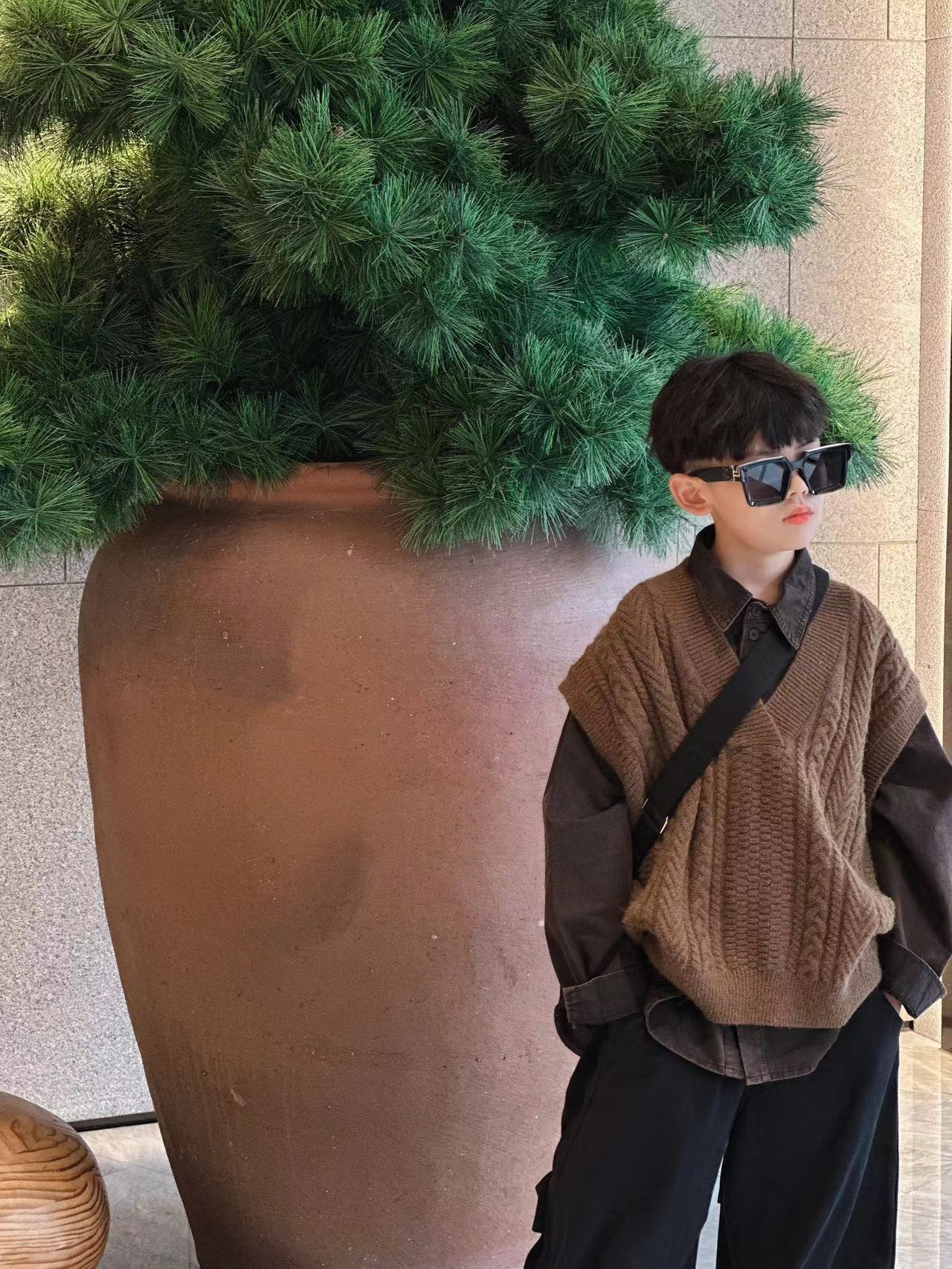 【焦糖拿铁】儿童百搭套头针织马甲，模特穿140，