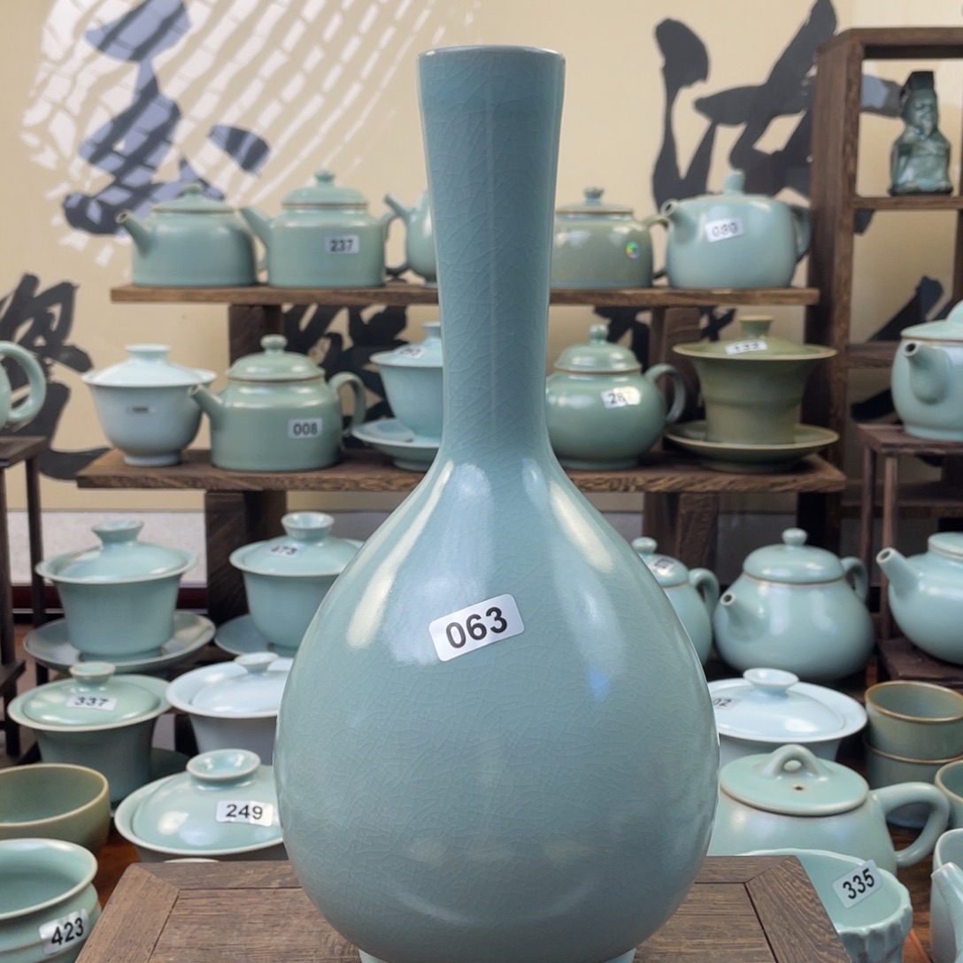 微瑕063号仿古胆瓶……$