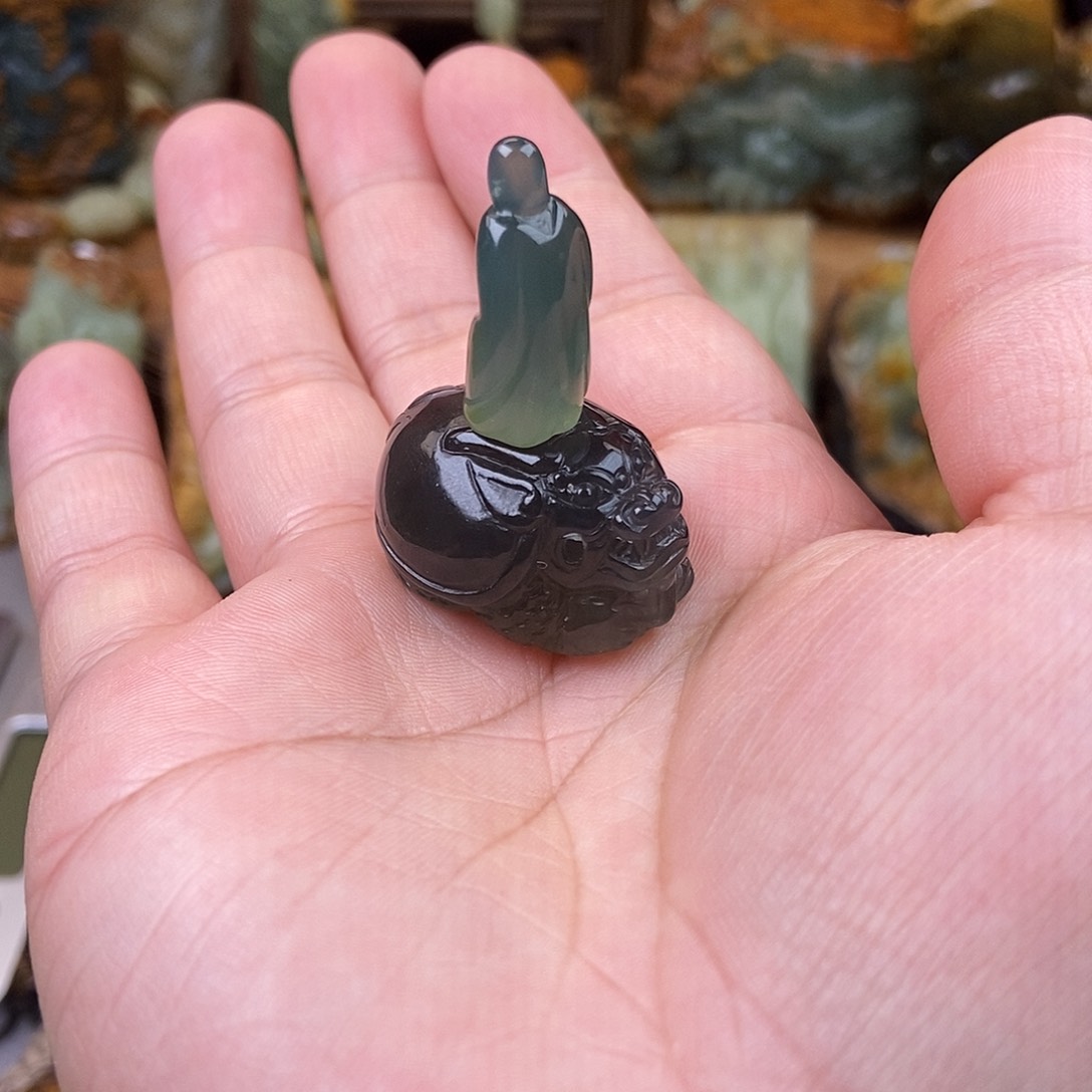 蛇纹石玉把件合金