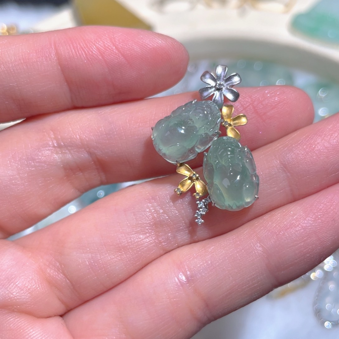 翡翠颈饰18K金镶嵌翡翠