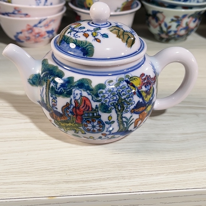 瓷片景德镇陶瓷茶壶。红。