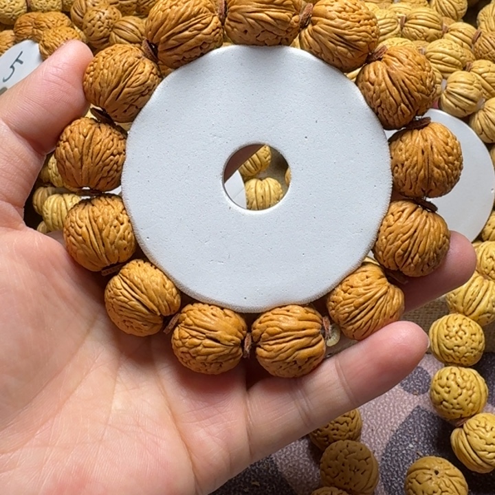 手串桃核龙鳞凤尾