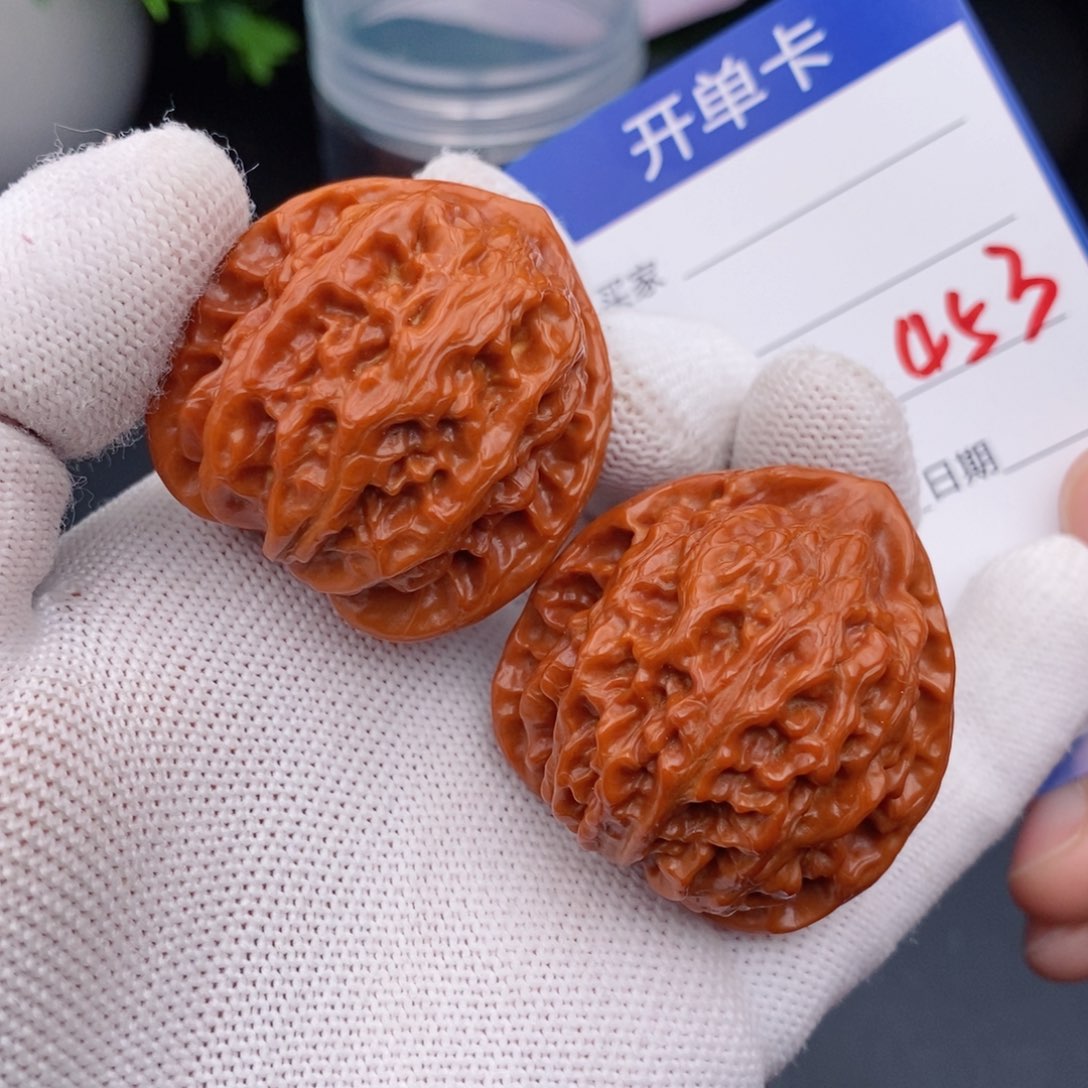文玩核桃把件38金牛453