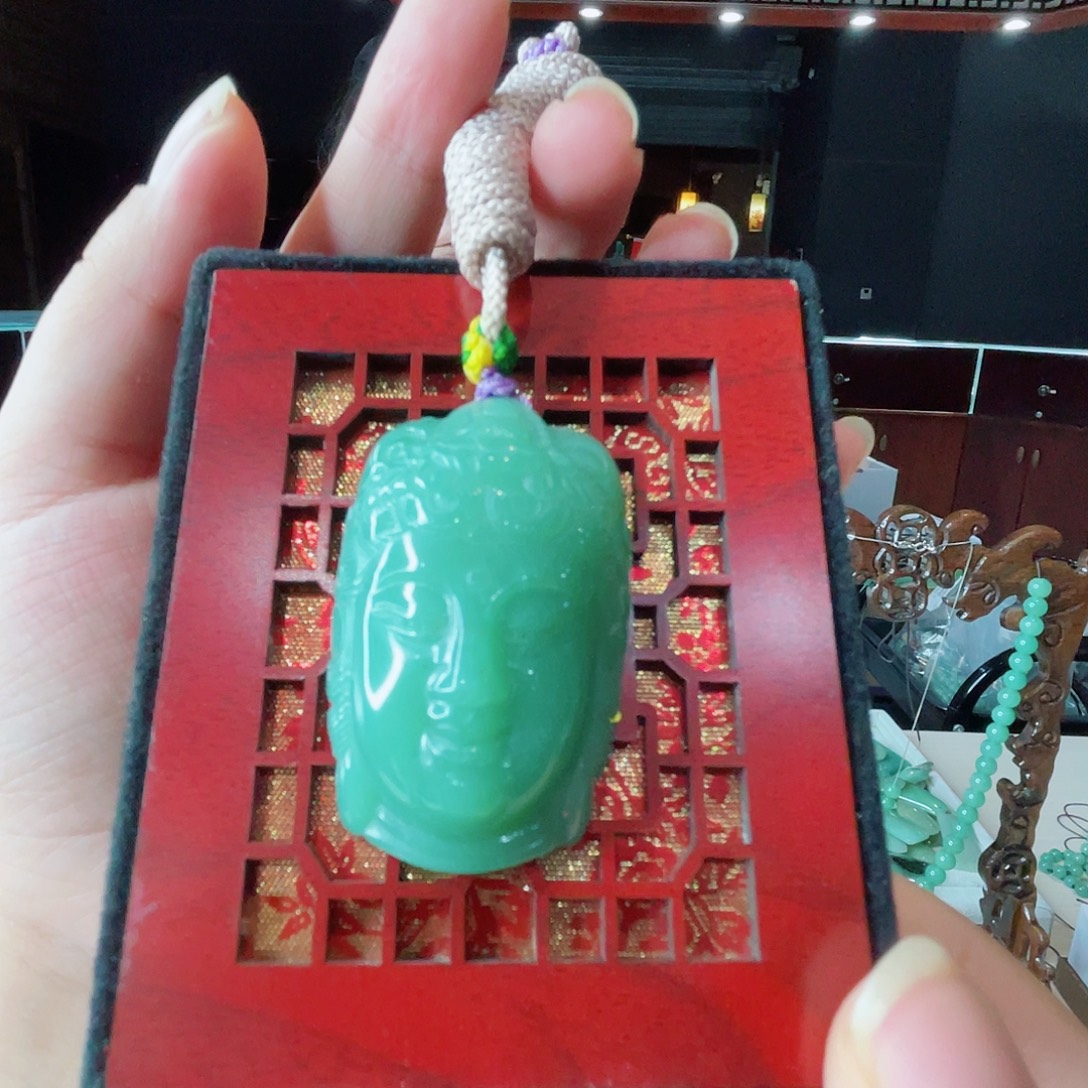 密玉（石英质玉）未镶嵌颈饰