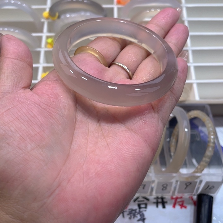 玛瑙/玉髓未镶嵌手镯