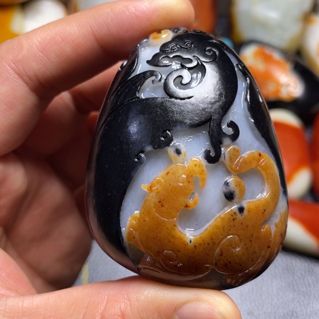 春***园和田玉未镶嵌颈饰