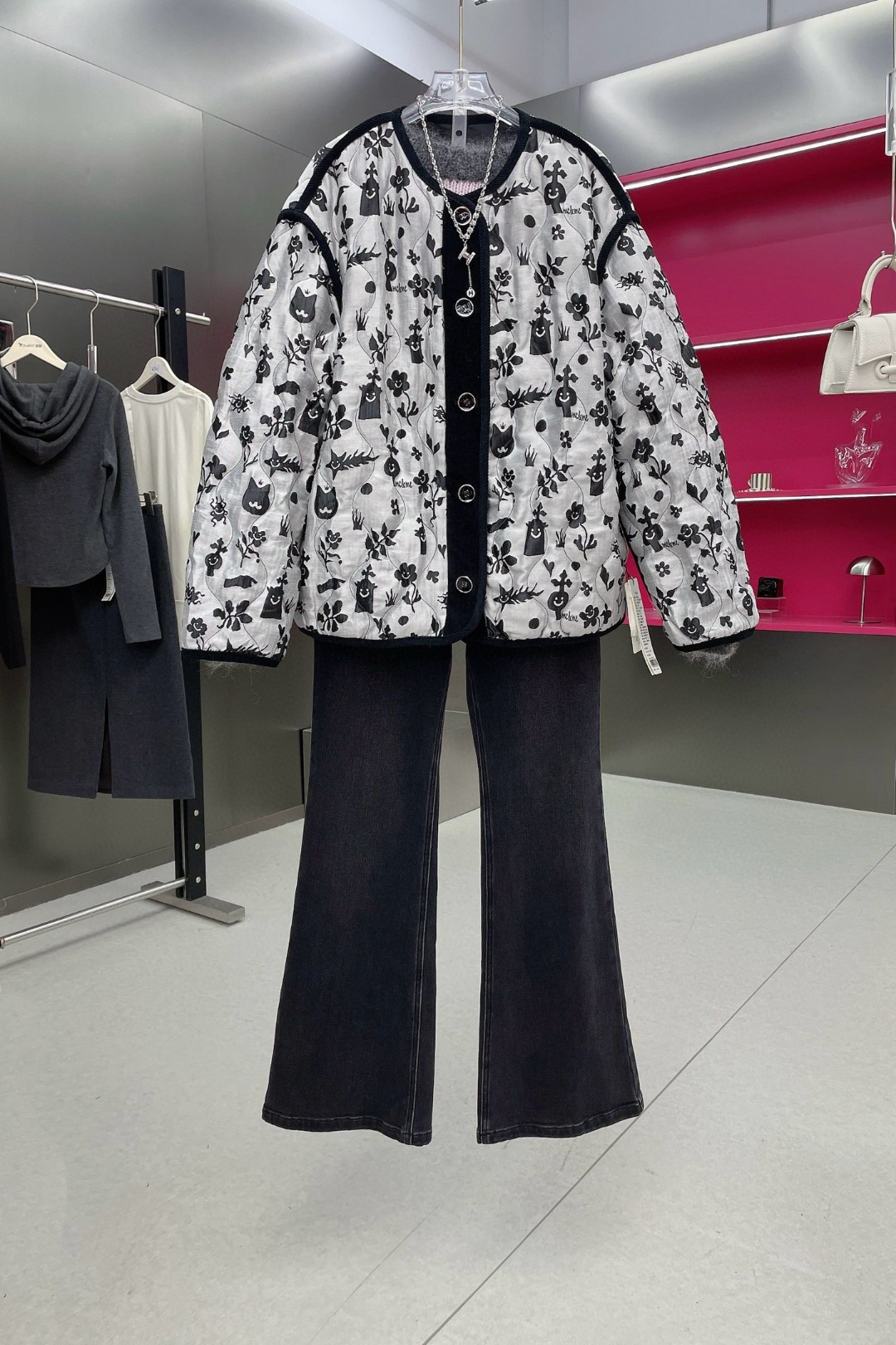 【黄蓉推荐】宽松型韩版印花羽绒服（2442608Y1）