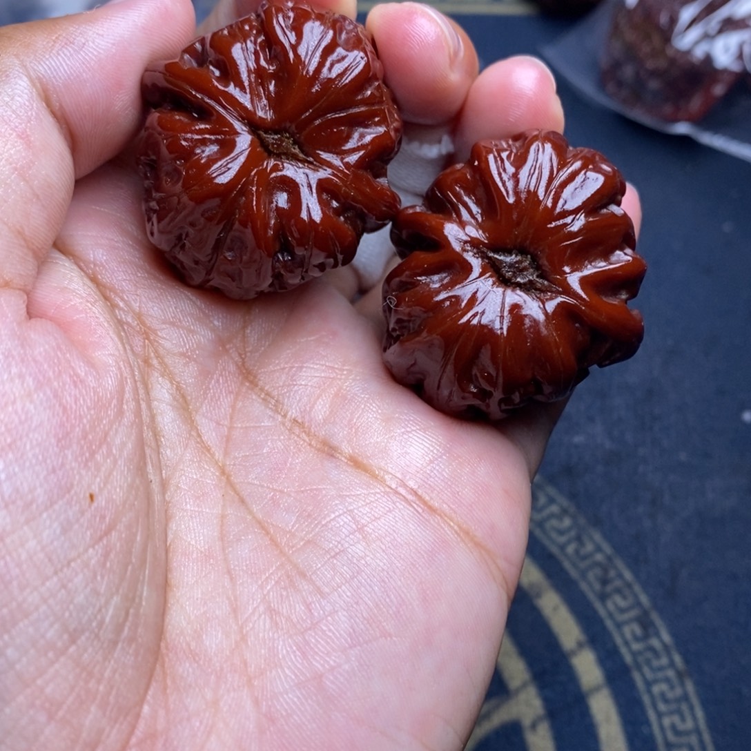 文玩核桃吊坠白狮子35