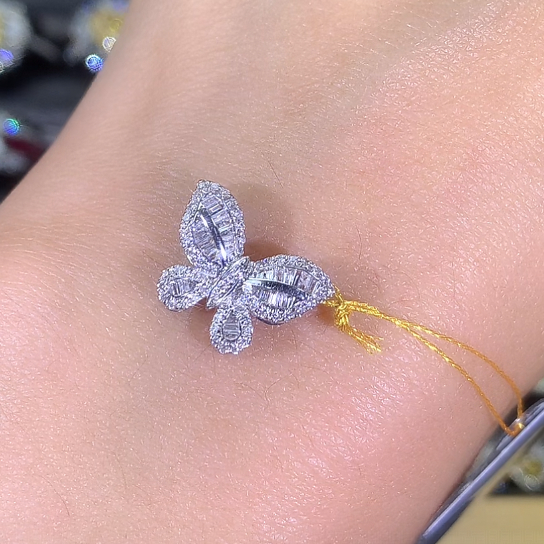 18k金钻石蝴蝶吊坠0.60ct