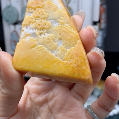 翡翠颈饰未镶嵌翡翠