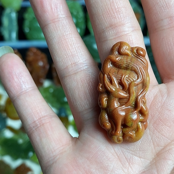 未镶嵌蛇纹石玉颈饰