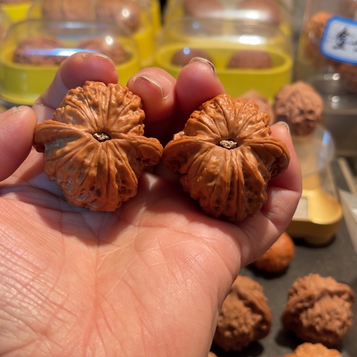 文玩核桃把件全品血麒麟40