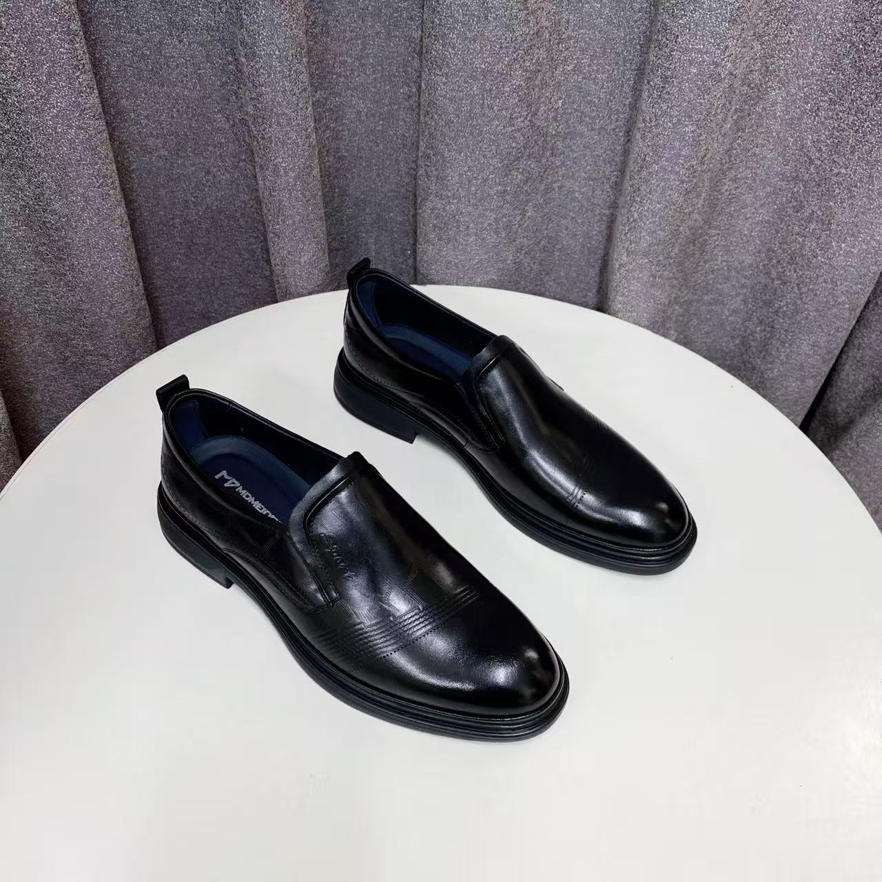 C9465  黑色  时尚真皮男士2025新款一脚蹬休闲鞋商务皮